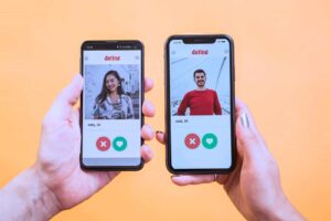 How Online Dating Works: Everything You Need to Know Before You Start
